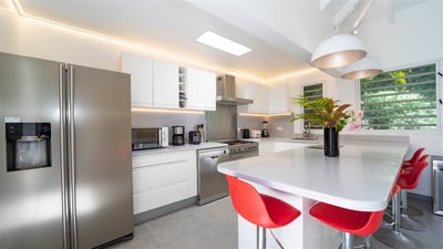 Kitchen & Dining Area