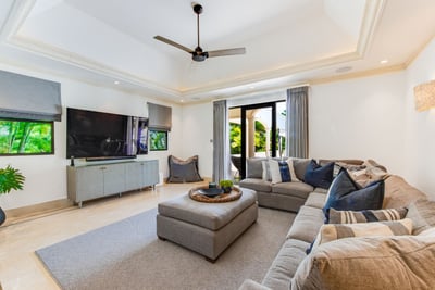 Luxury Villa Photo #11