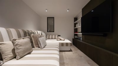 Luxury Villa Photo #48
