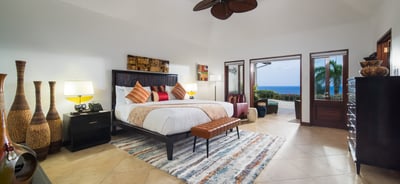 Luxury Villa Photo #13