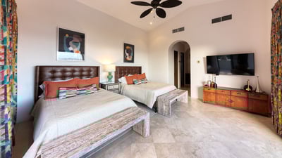 Luxury Villa Photo #34