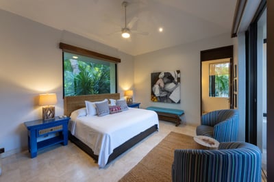 Luxury Villa Photo #40