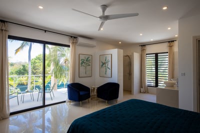 Luxury Villa Photo #47