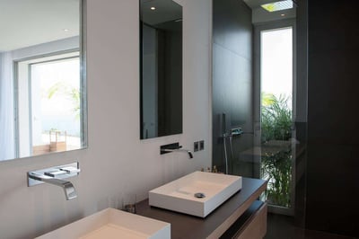 Luxury Villa Photo #40