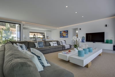 Luxury Villa Photo #20