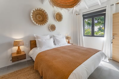 Luxury Villa Photo #17