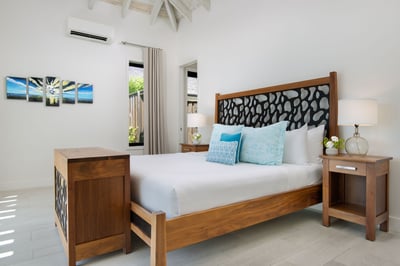Luxury Villa Photo #30