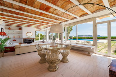 Luxury Villa Photo #13