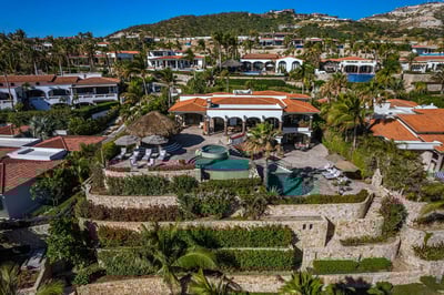 Luxury Villa Photo #3