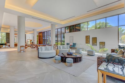 Luxury Villa Photo #10