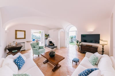 Luxury Villa Photo #9