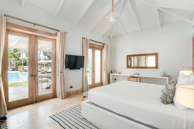 Luxury Villa Photo #40