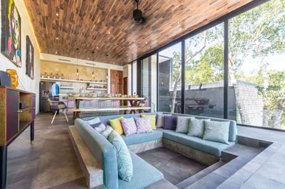 Luxury Villa Photo #6