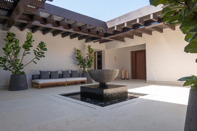 Luxury Villa Photo #20