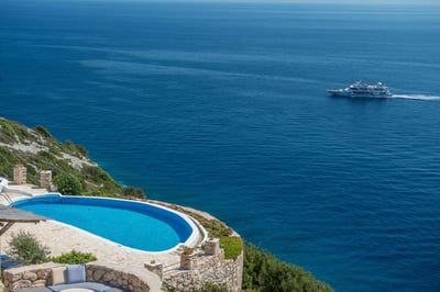 Luxury Villa Photo #5