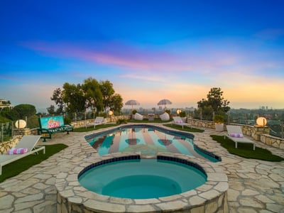 Luxury Villa Photo #4
