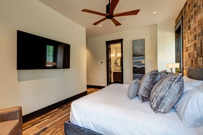 Luxury Villa Photo #26