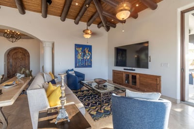 Luxury Villa Photo #40