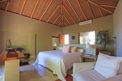 Luxury Villa Photo #38