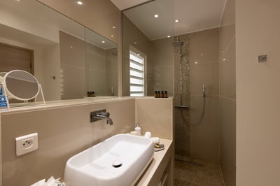 Luxury Villa Photo #37