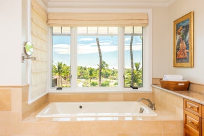 Luxury Villa Photo #35