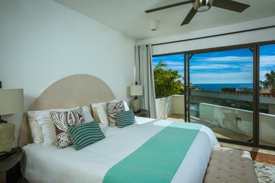 Luxury Villa Photo #15