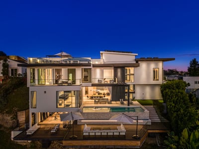 Luxury Villa Photo #3