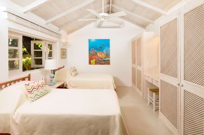 Luxury Villa Photo #35