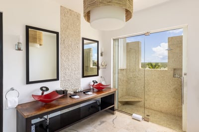 Luxury Villa Photo #17