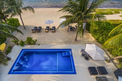 Luxury Villa Photo #39