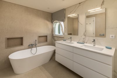 Luxury Villa Photo #22