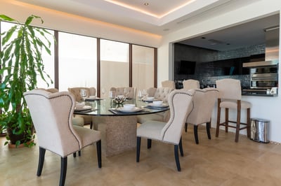 Luxury Villa Photo #16
