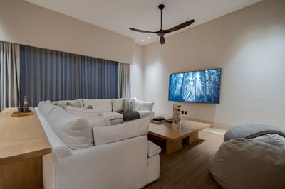 Luxury Villa Photo #22