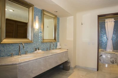 Luxury Villa Photo #10