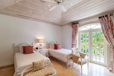 Luxury Villa Photo #16