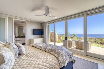 Luxury Villa Photo #10