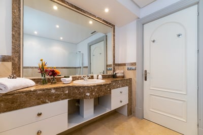 Luxury Villa Photo #44