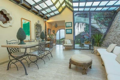 Luxury Villa Photo #11