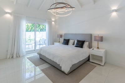 Luxury Villa Photo #43