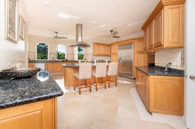 Luxury Villa Photo #16