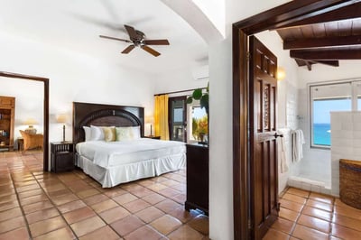 Luxury Villa Photo #23