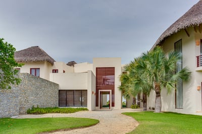 Luxury Villa Photo #64