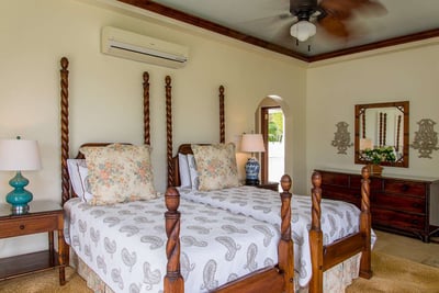 Luxury Villa Photo #19