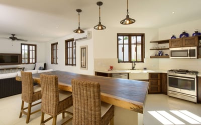 Luxury Villa Photo #5