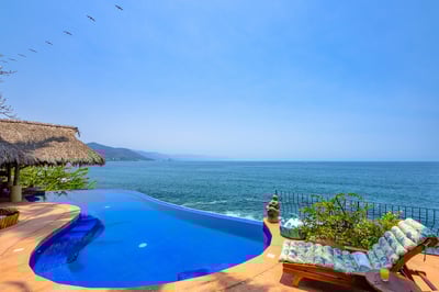 Luxury Villa Photo #4