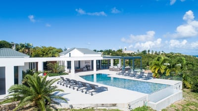 Luxury Villa Photo #3