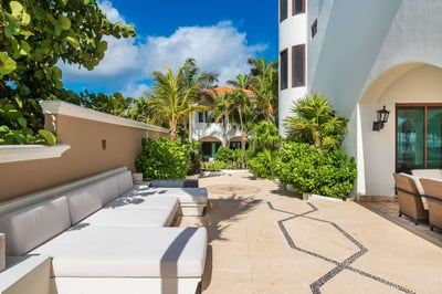 Luxury Villa Photo #19