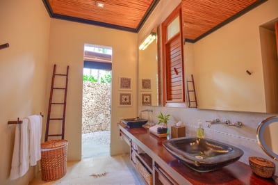 Luxury Villa Photo #20