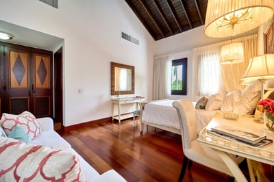 Luxury Villa Photo #44