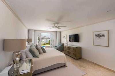 Luxury Villa Photo #9